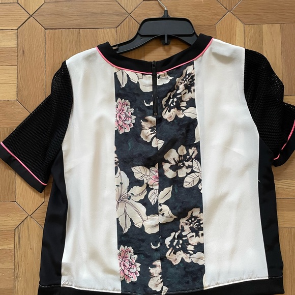 ELIZABETH and JAMES womens Small shirt top floral - Picture 3 of 3